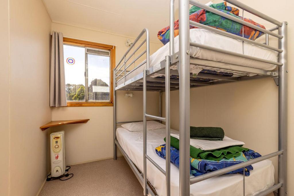 Strahan Backpackers Exterior photo